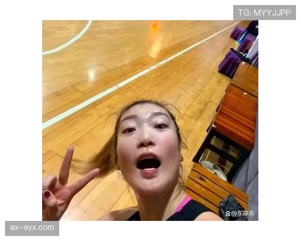 李梦换了豪车牌照，朋友圈比我们年末聚会还热闹！